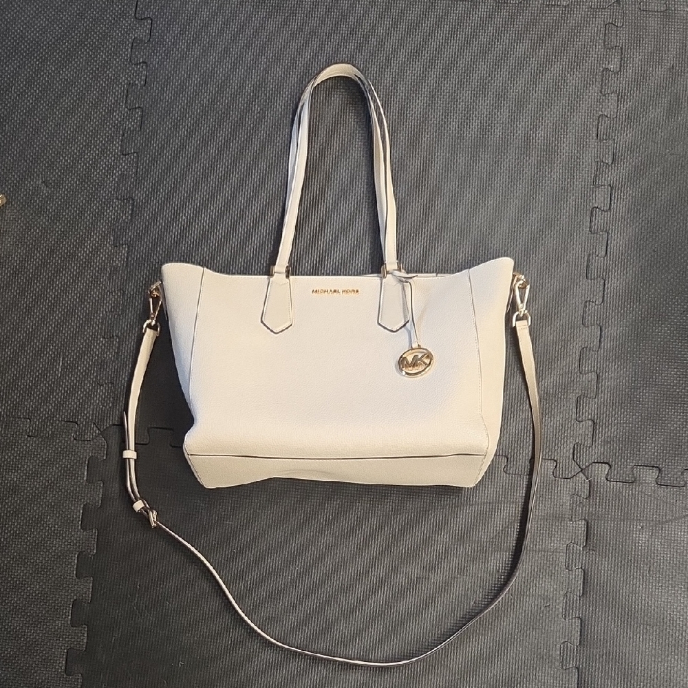 Michael Kors Cream Tote Bag with Gold Accents - Picture 6 of 8